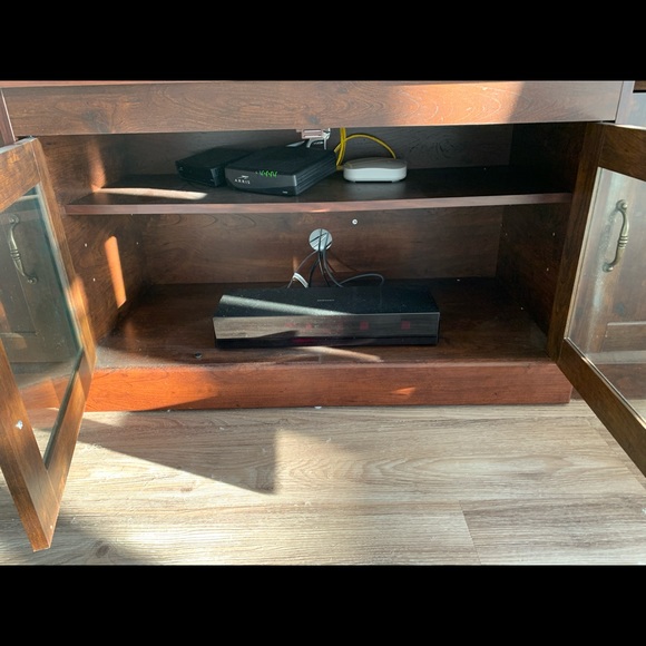 Tv stand - Picture 2 of 3